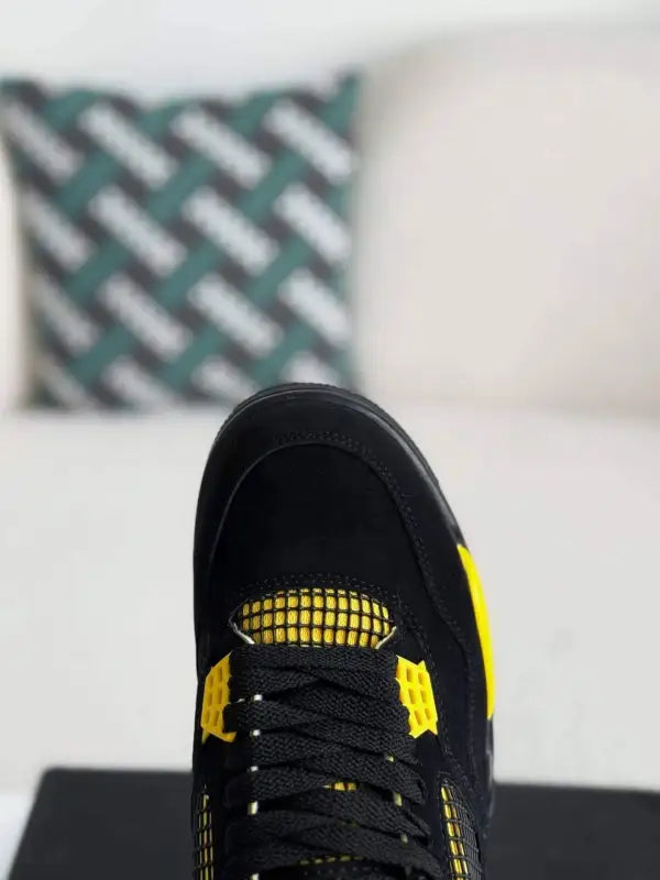 Air Jordan 4 Retro Thunder -black & Yellow