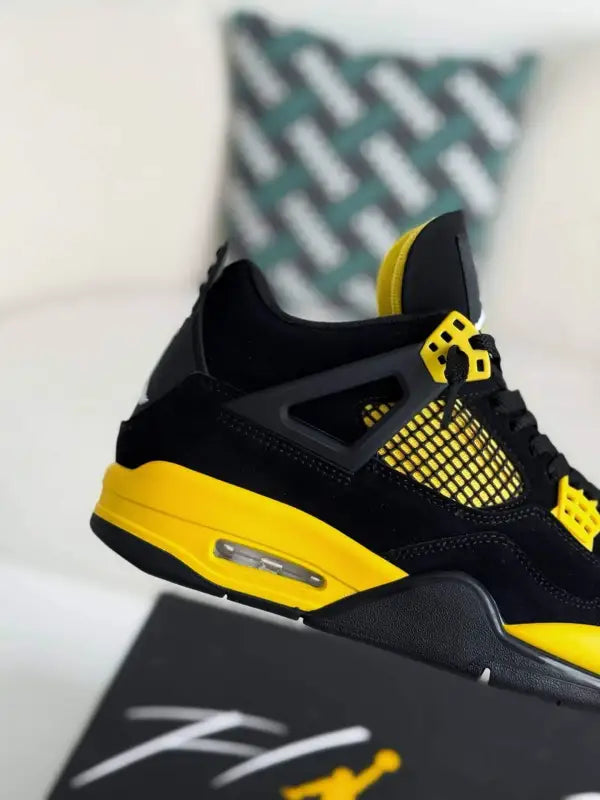 Air Jordan 4 Retro Thunder -black & Yellow