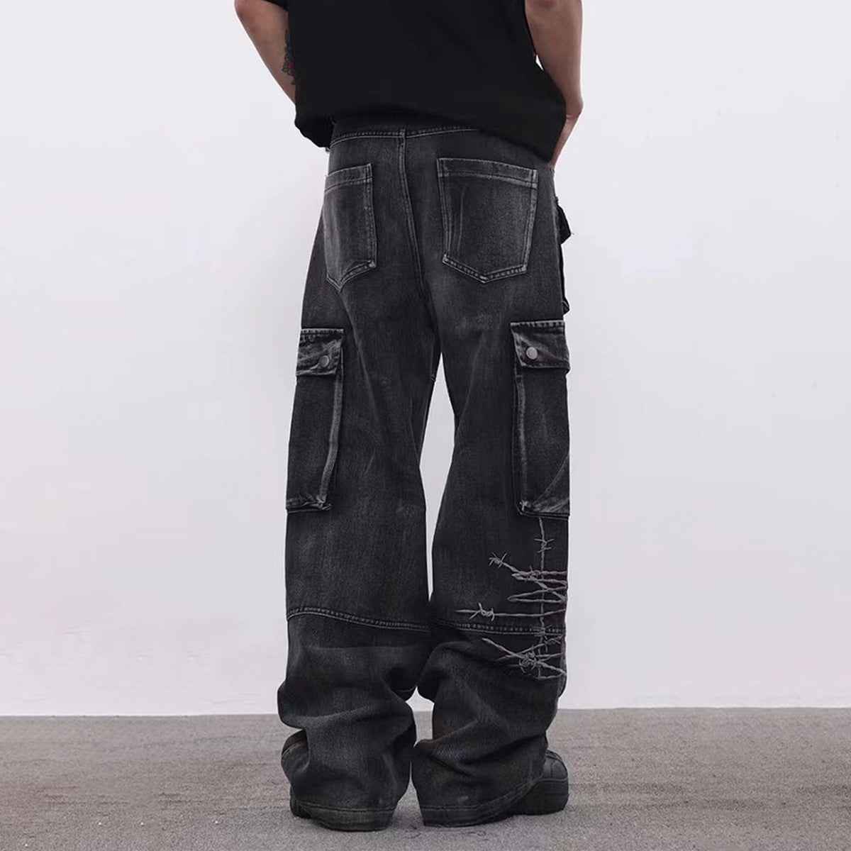 Barbed Baggy Embroidery Cargo Pants