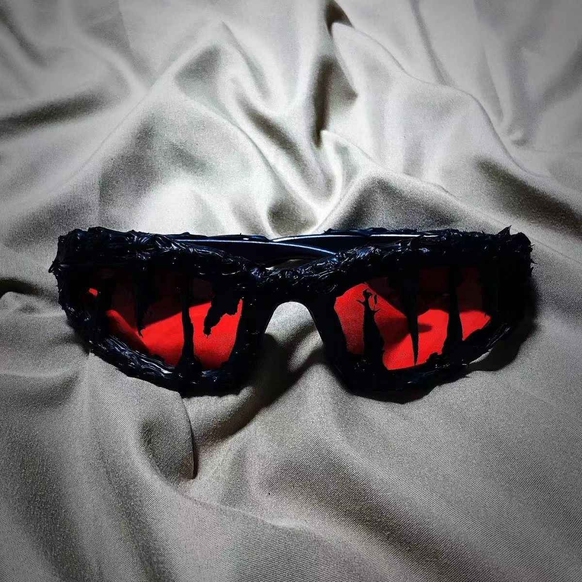 Venom Drip Resin Sunglasses