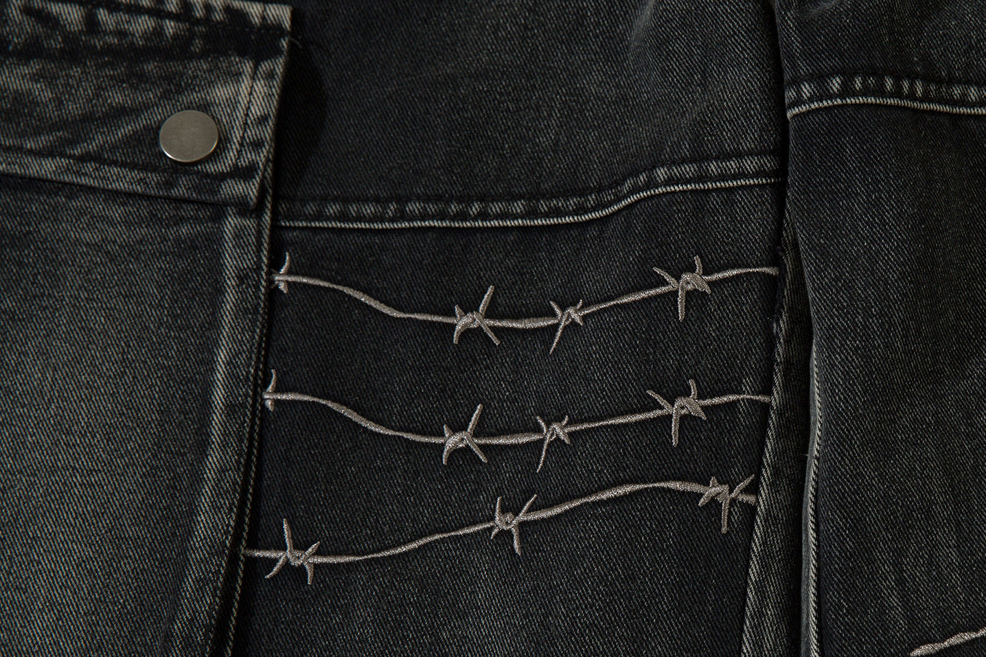 Barbed Baggy Embroidery Cargo Pants