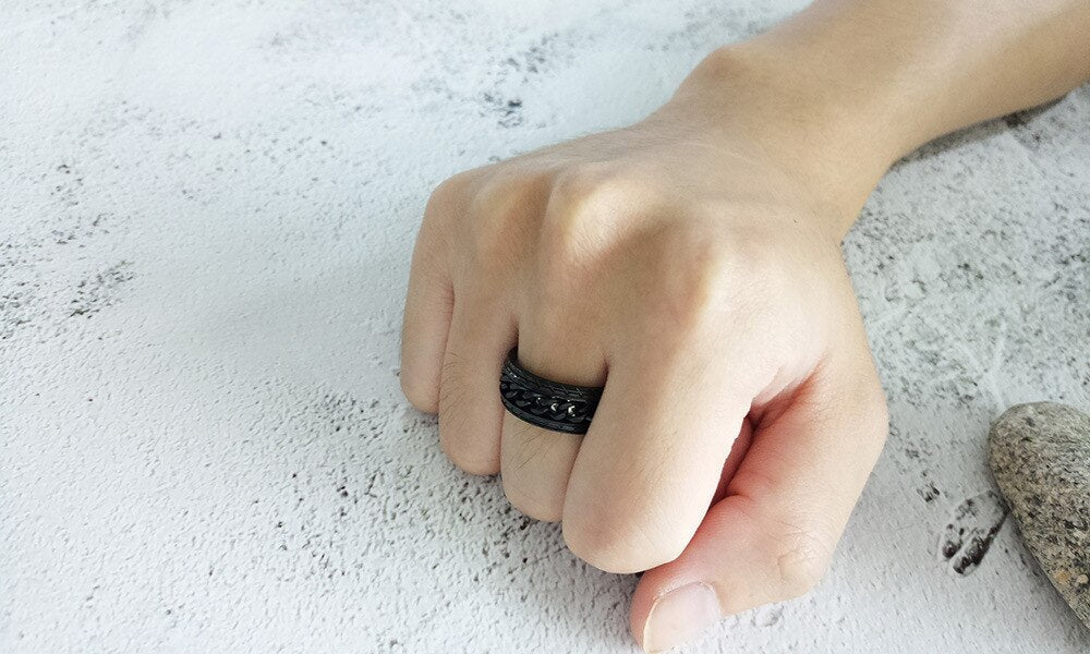 IV Spinner Ring