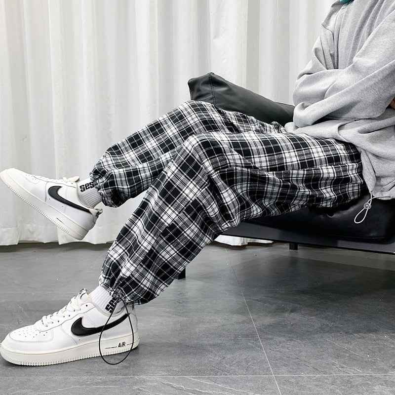 Black And White Checkered Pattern Pants