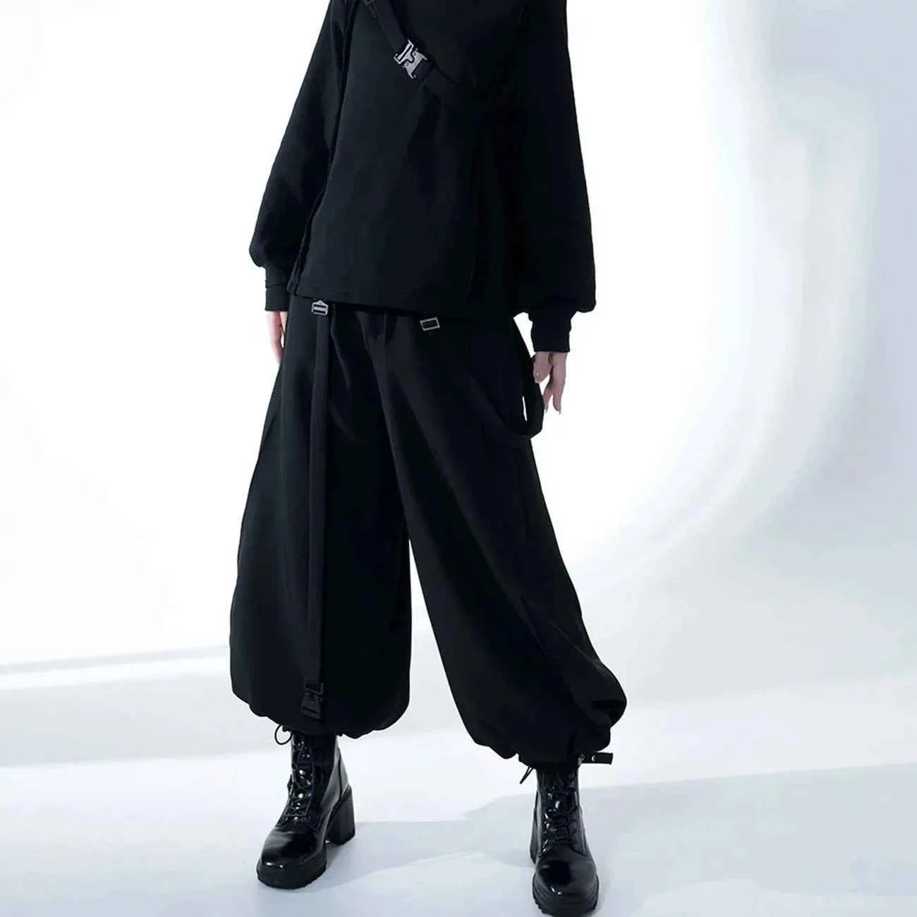 Black Tapered Loose-Fit Wide Leg Pants
