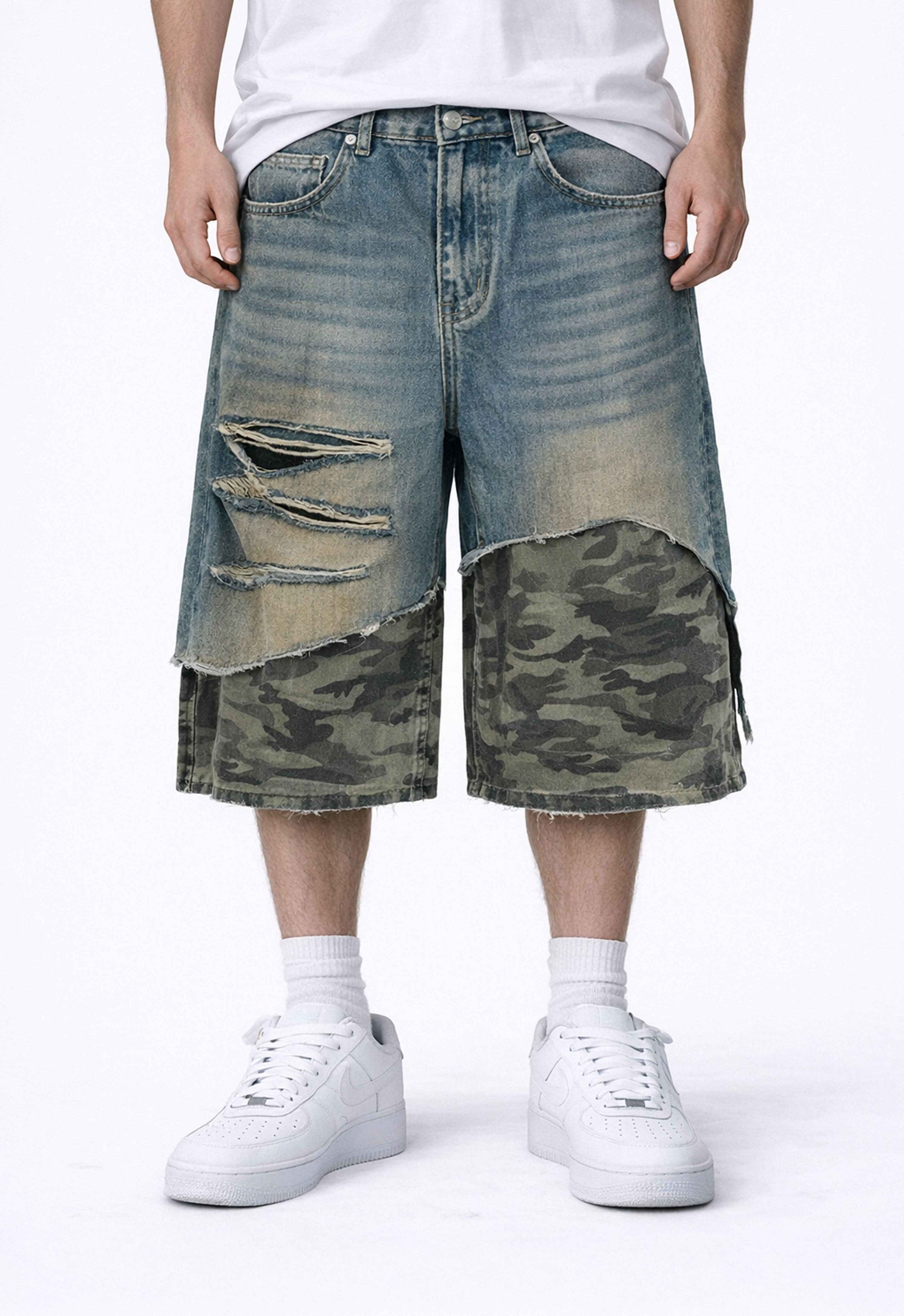 AZUL SCAB CAMO SHORTS