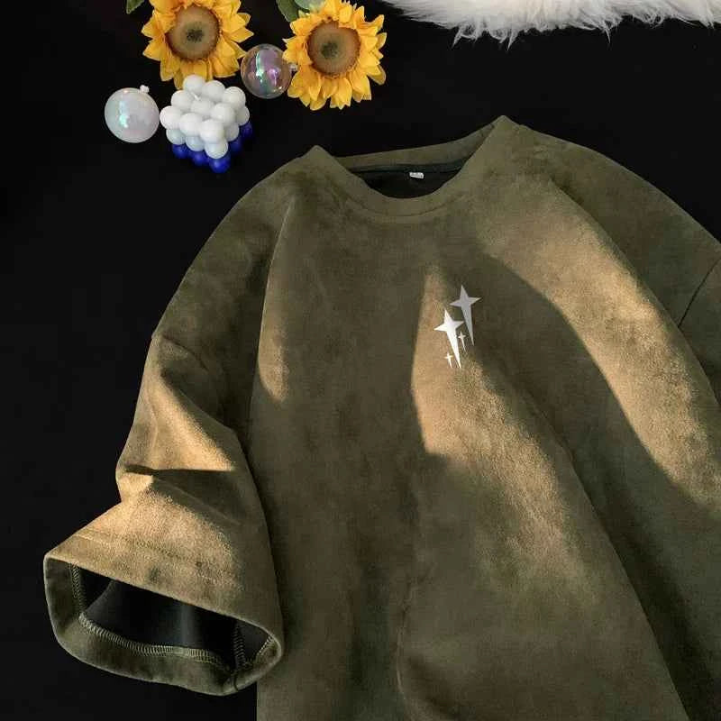 Knobby Star Graphic Crew Neck T-Shirt