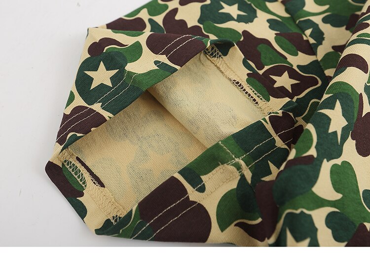 Snappy Crocodile Star Camouflage Design T-Shirt