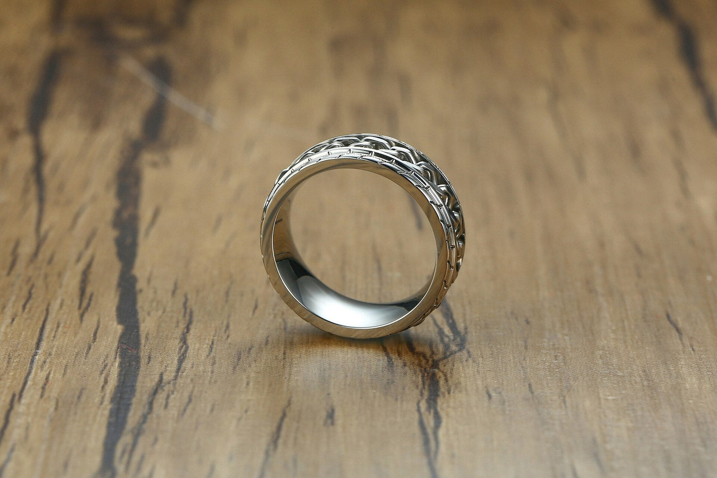 IV Spinner Ring