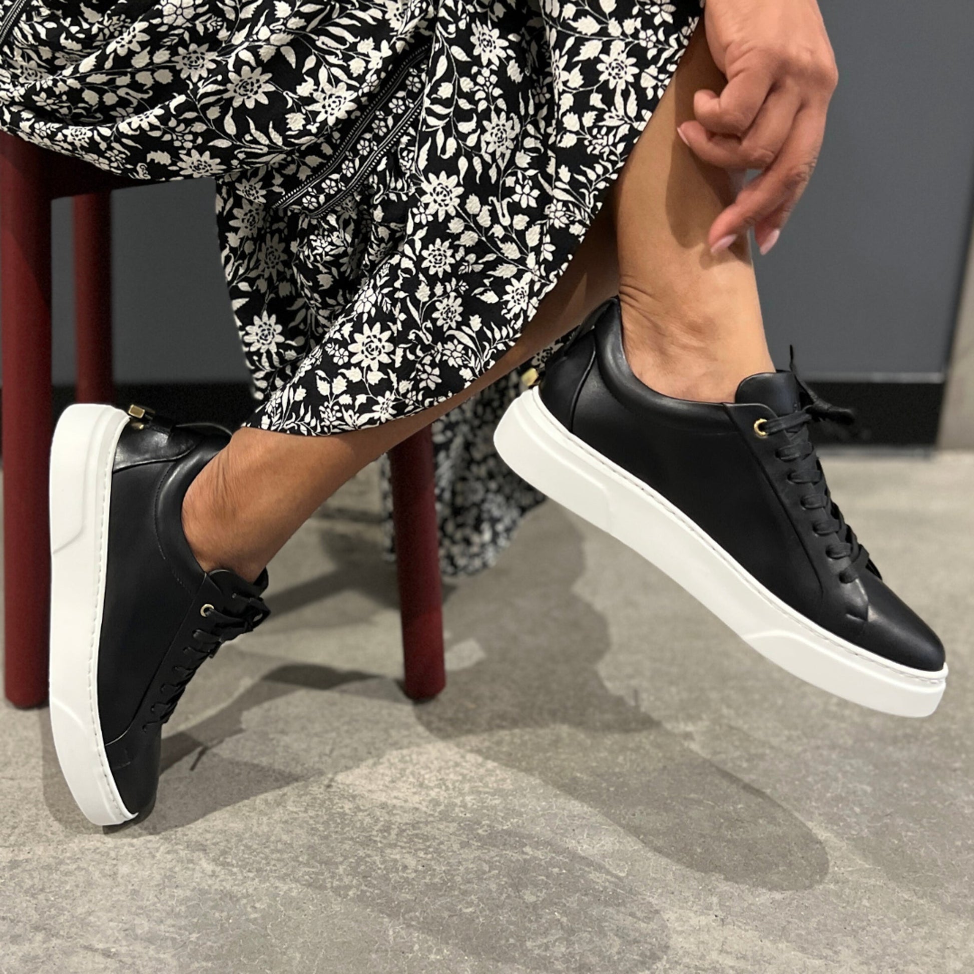 Women's Traviata - Black - JUSTLUXURY