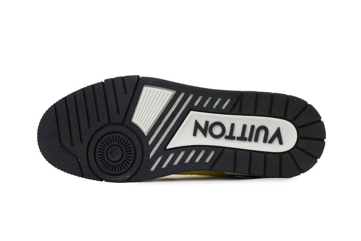 Monogram Arch Light Sneaker