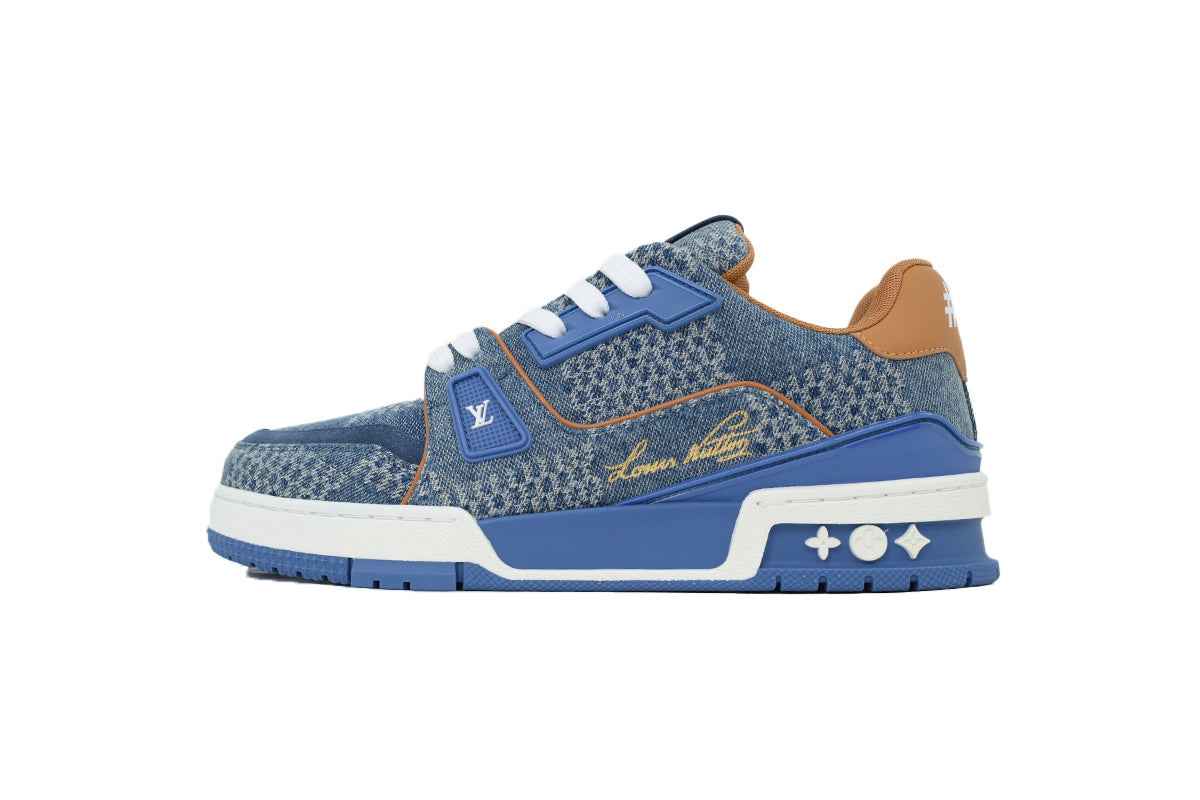 Monogram Arch Light Sneaker