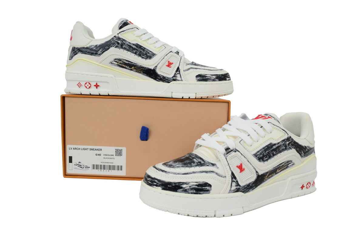 Monogram Arch Light Sneaker