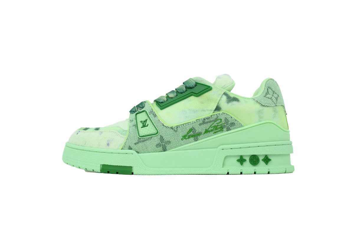 Monogram Arch Light Sneaker
