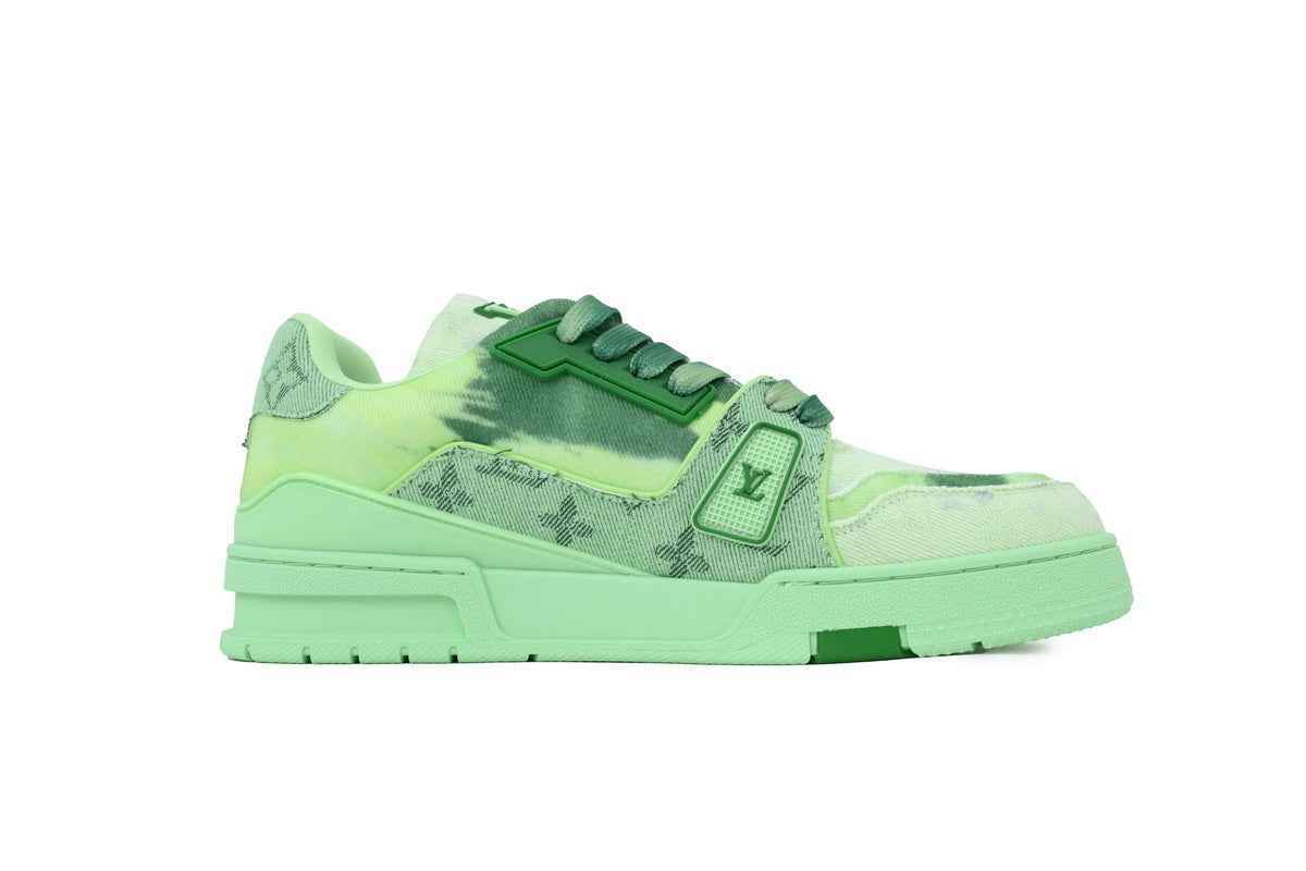 Monogram Arch Light Sneaker