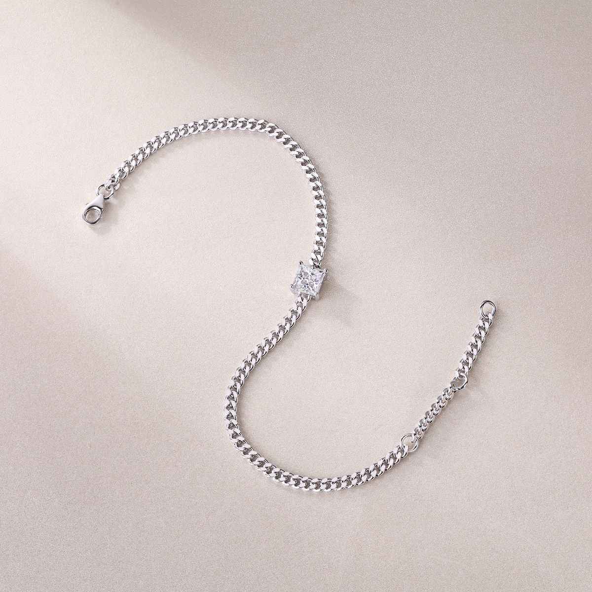 Resolute - A fashionable jewelry bracelet set with Moissanite S925 sterling silver and platinum-plated diamonds, a luxurious silver accessory