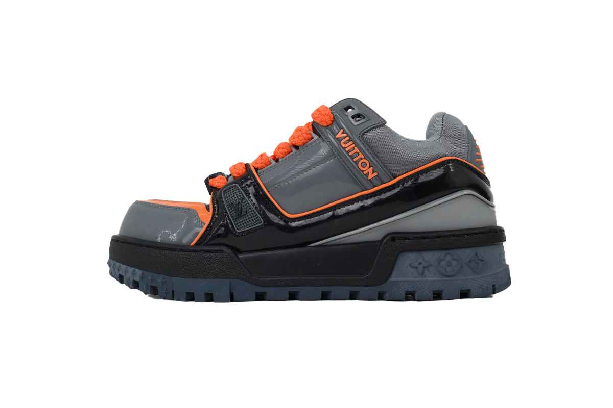 Monogram Arch Light Sneaker