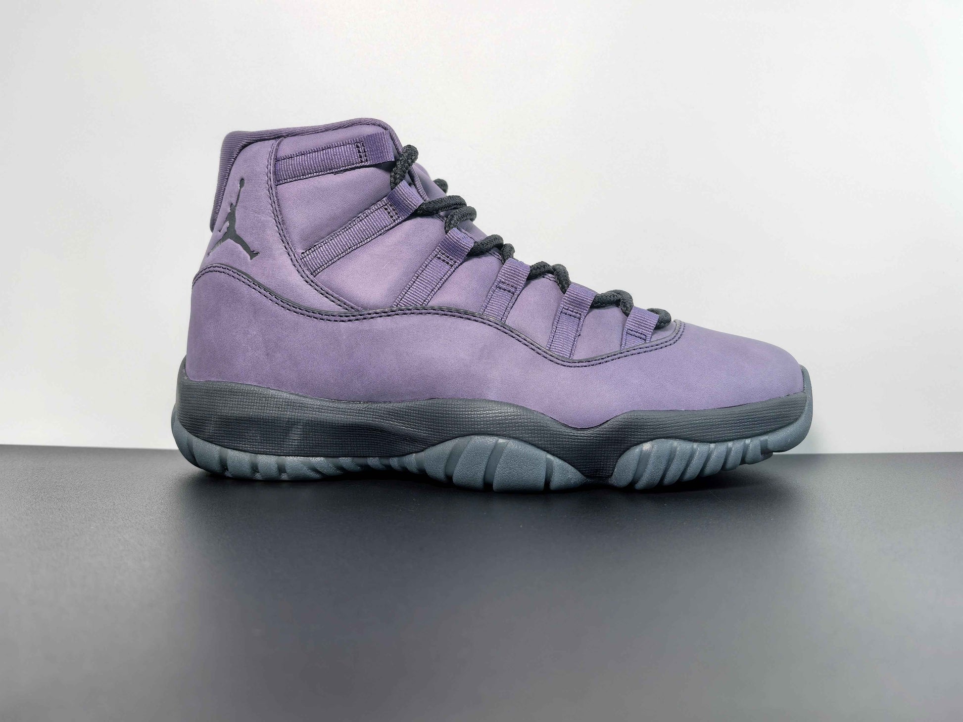 Air Jordan 11 “Las Vegas” IO8961-553