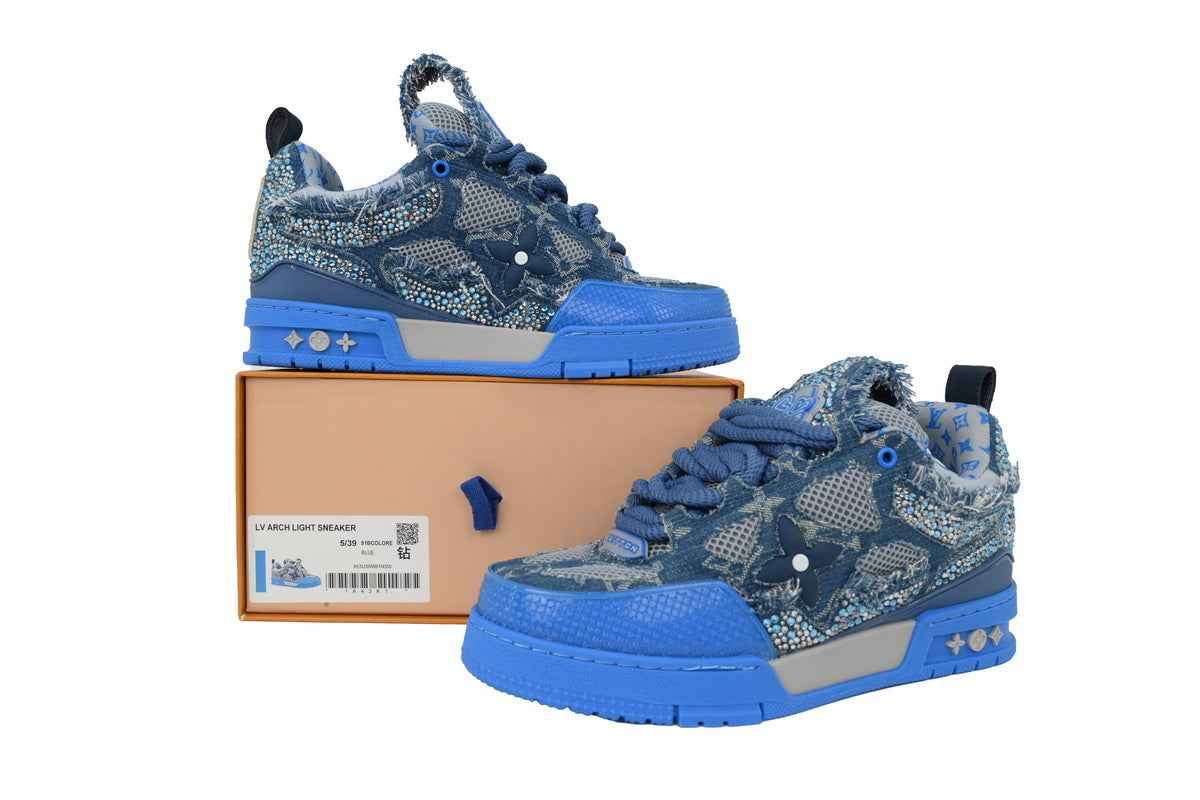 Monogram Arch Light Sneaker