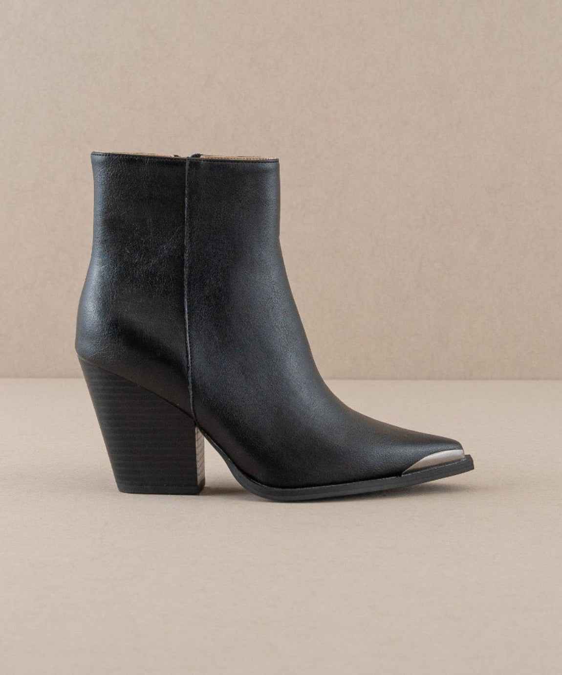 The Frankie Black | Pointed Toe Cap Bootie
