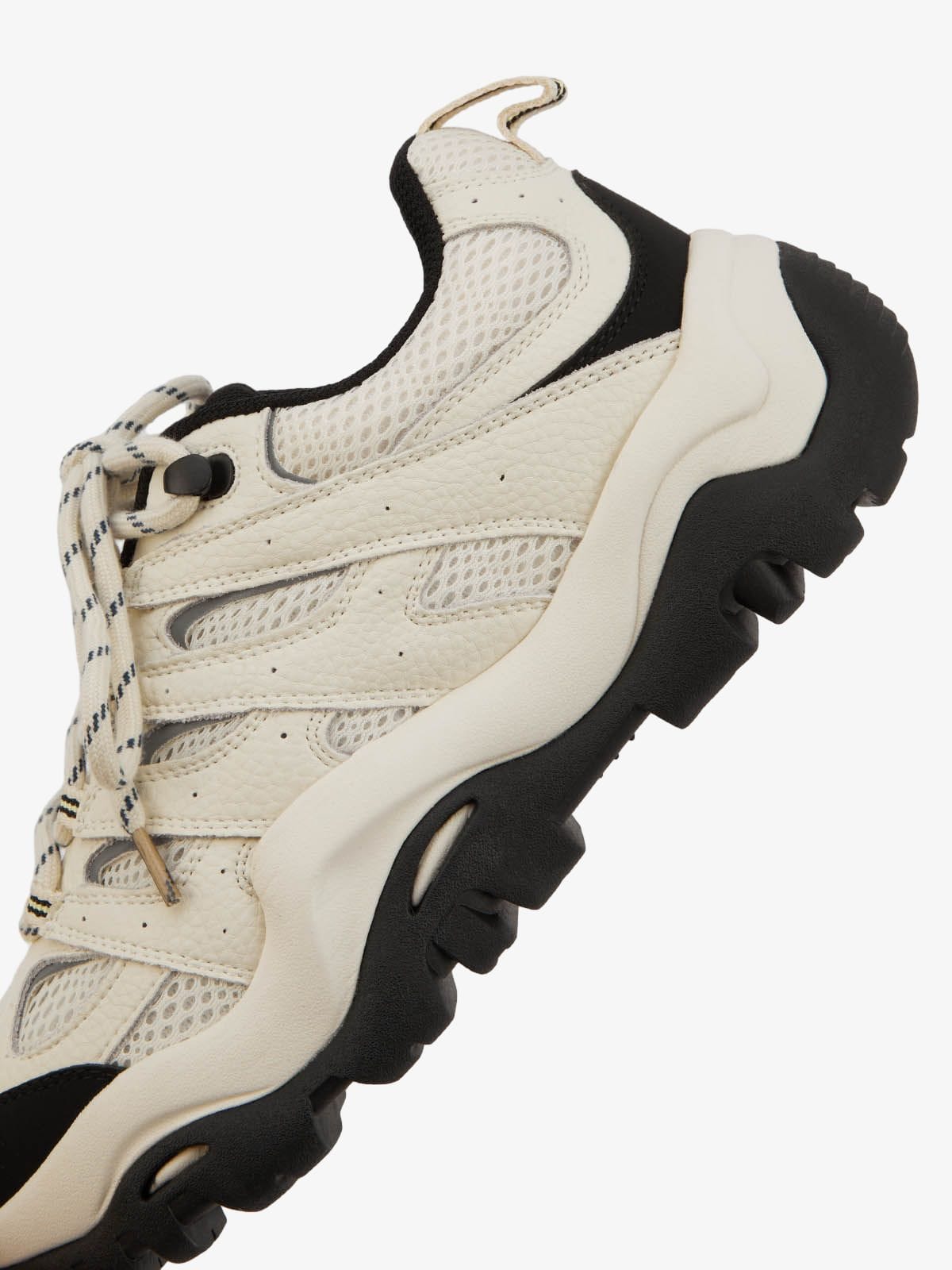 Sneakers High Street Hiking