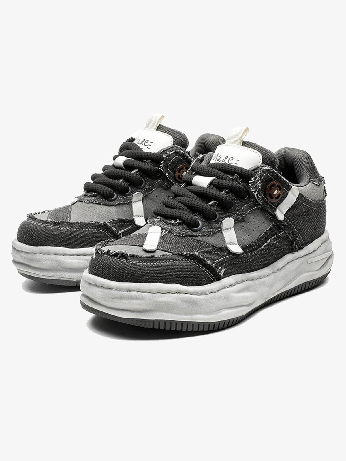 Sneakers Distressed Deconstructed