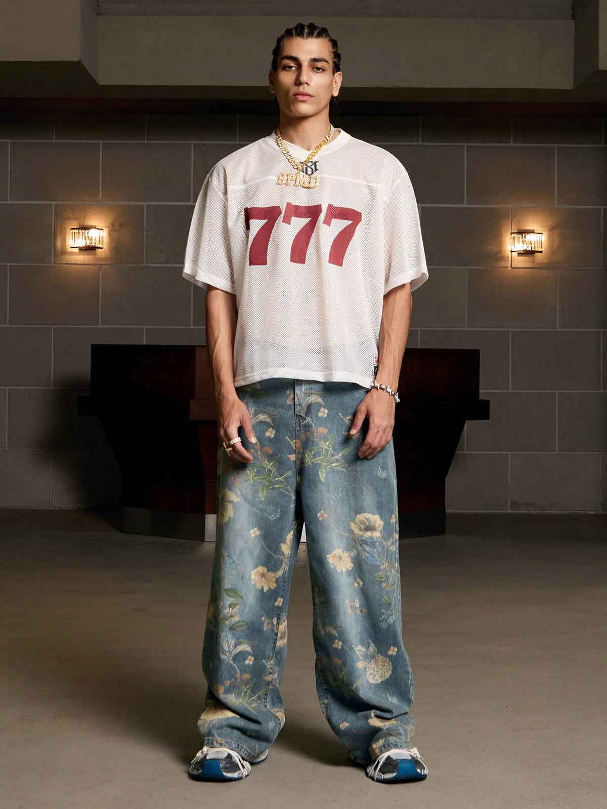 Jersey Letter Print Quick Dry V-neck T-shirt - 2389
