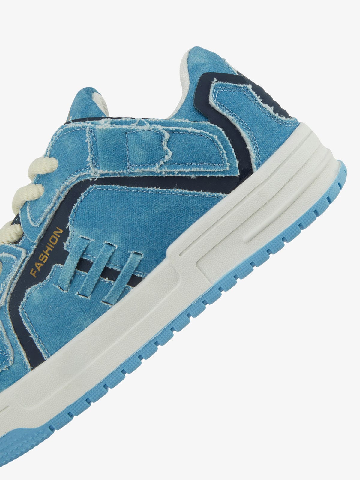 Sneakers Shredded