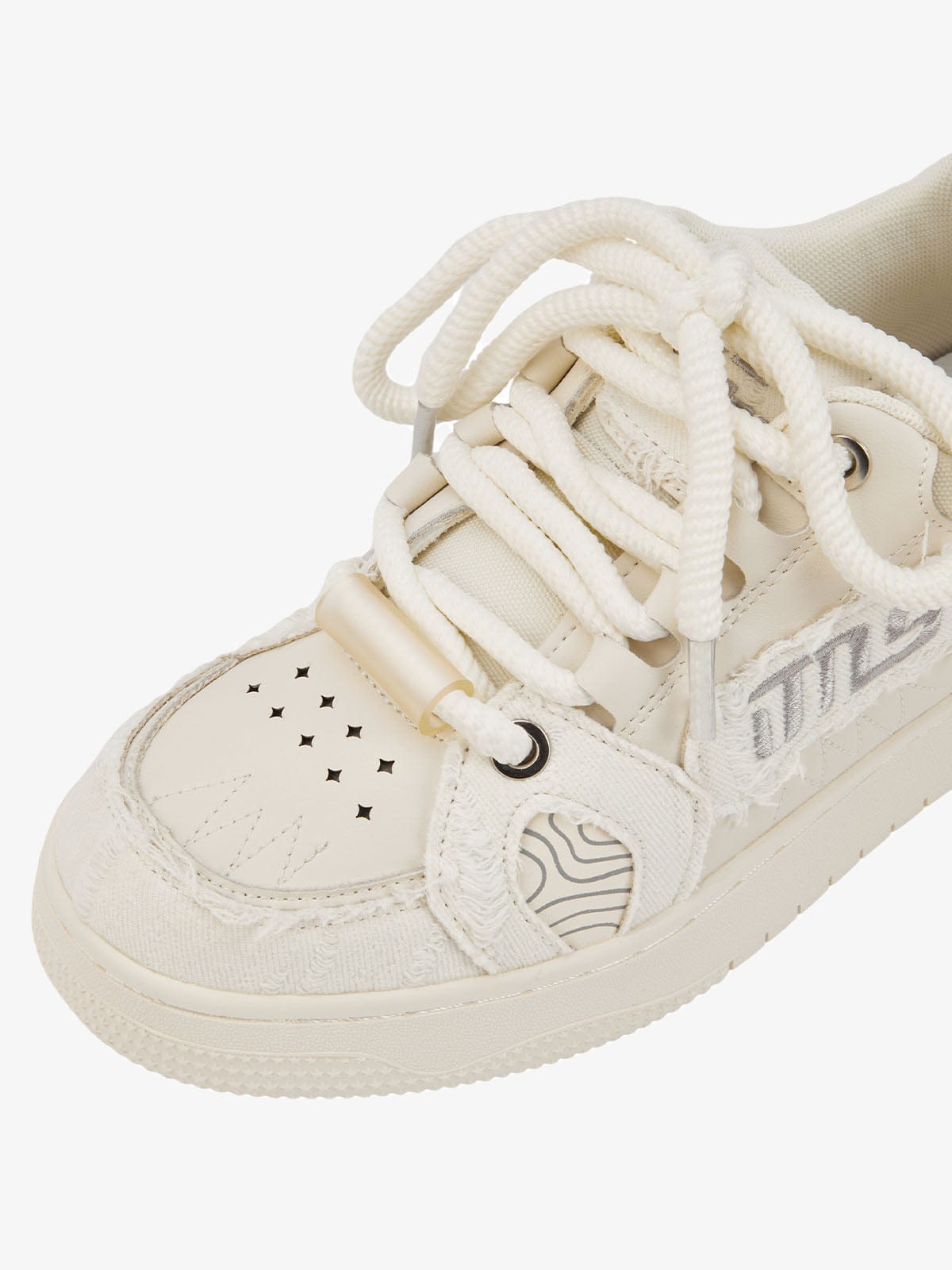 Sneakers Embroidered Letter