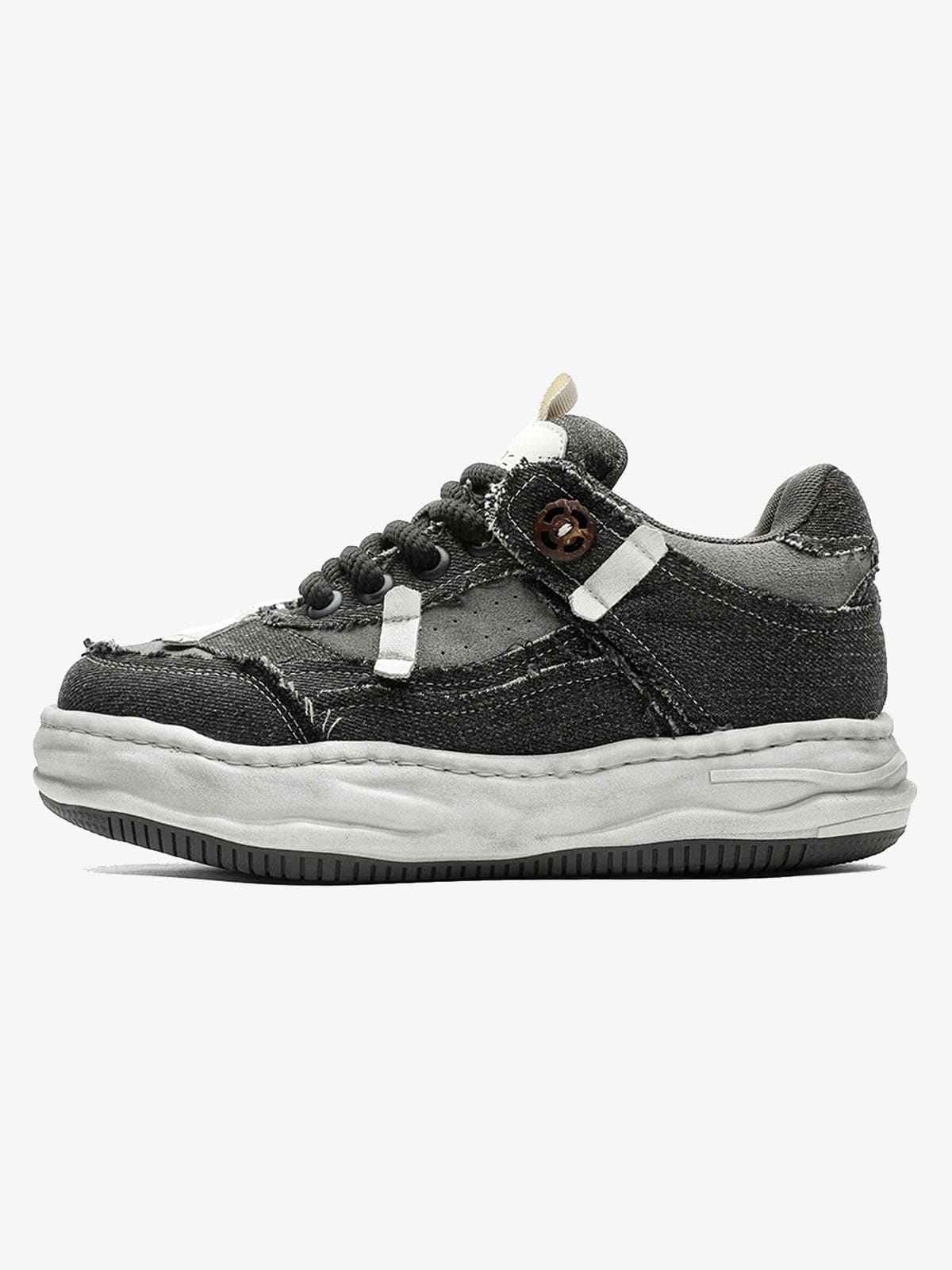 Sneakers Distressed Deconstructed