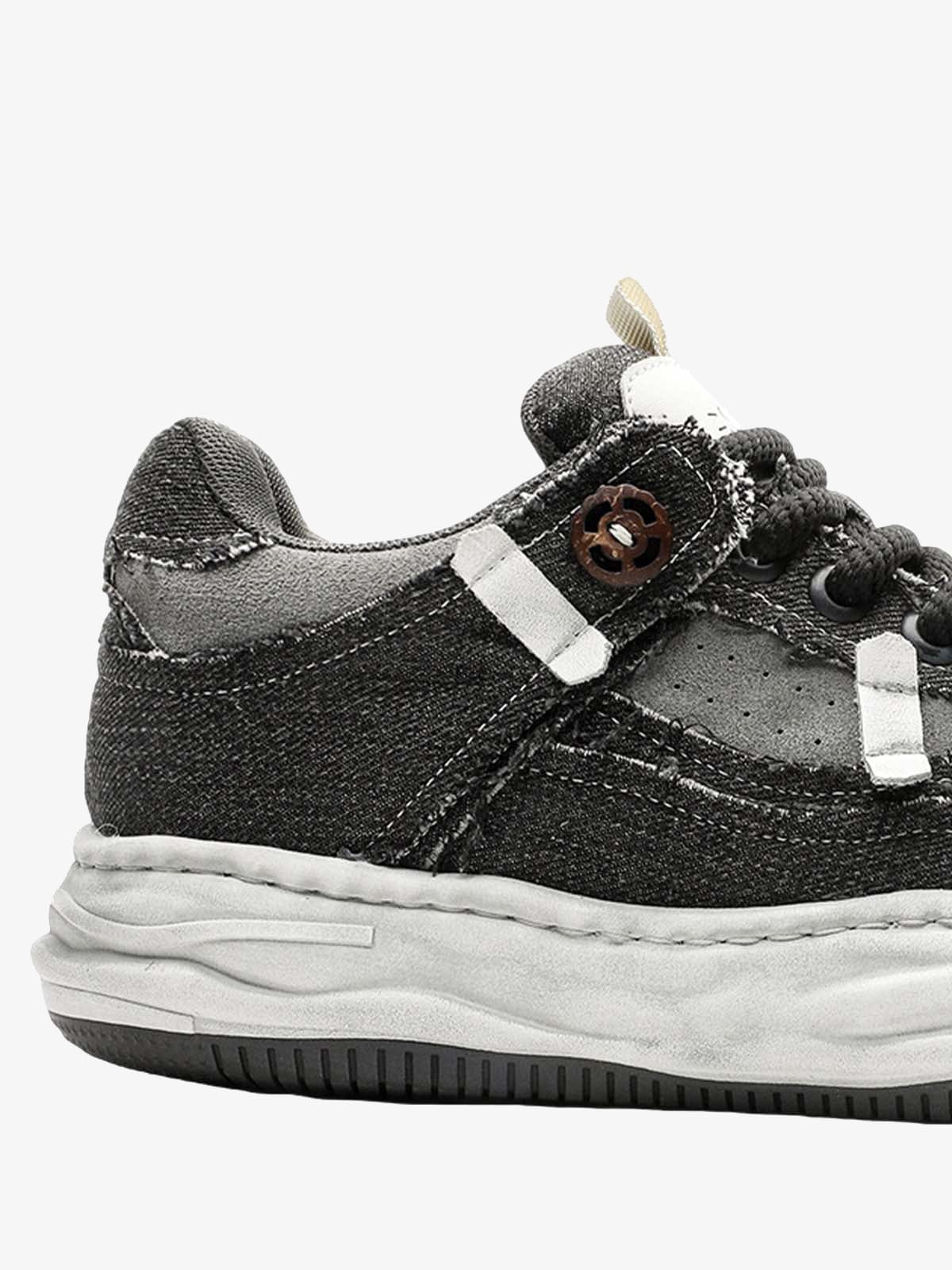 Sneakers Distressed Deconstructed