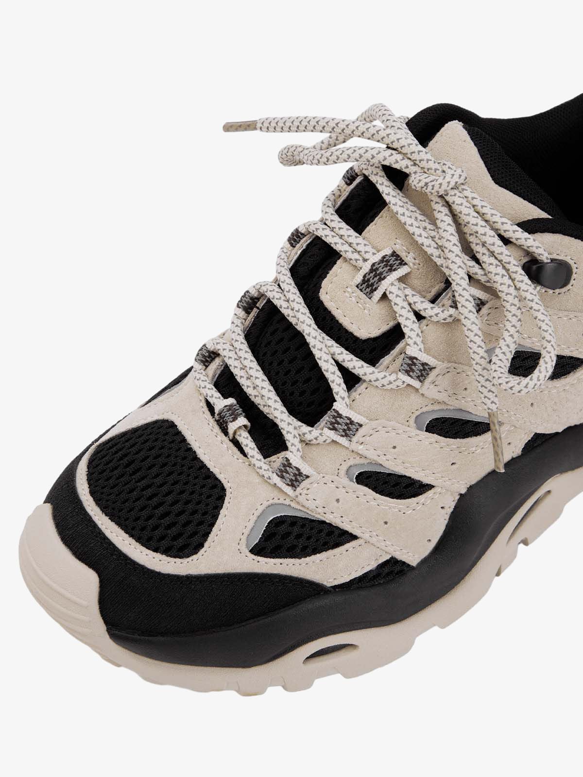 Sneakers High Street Hiking