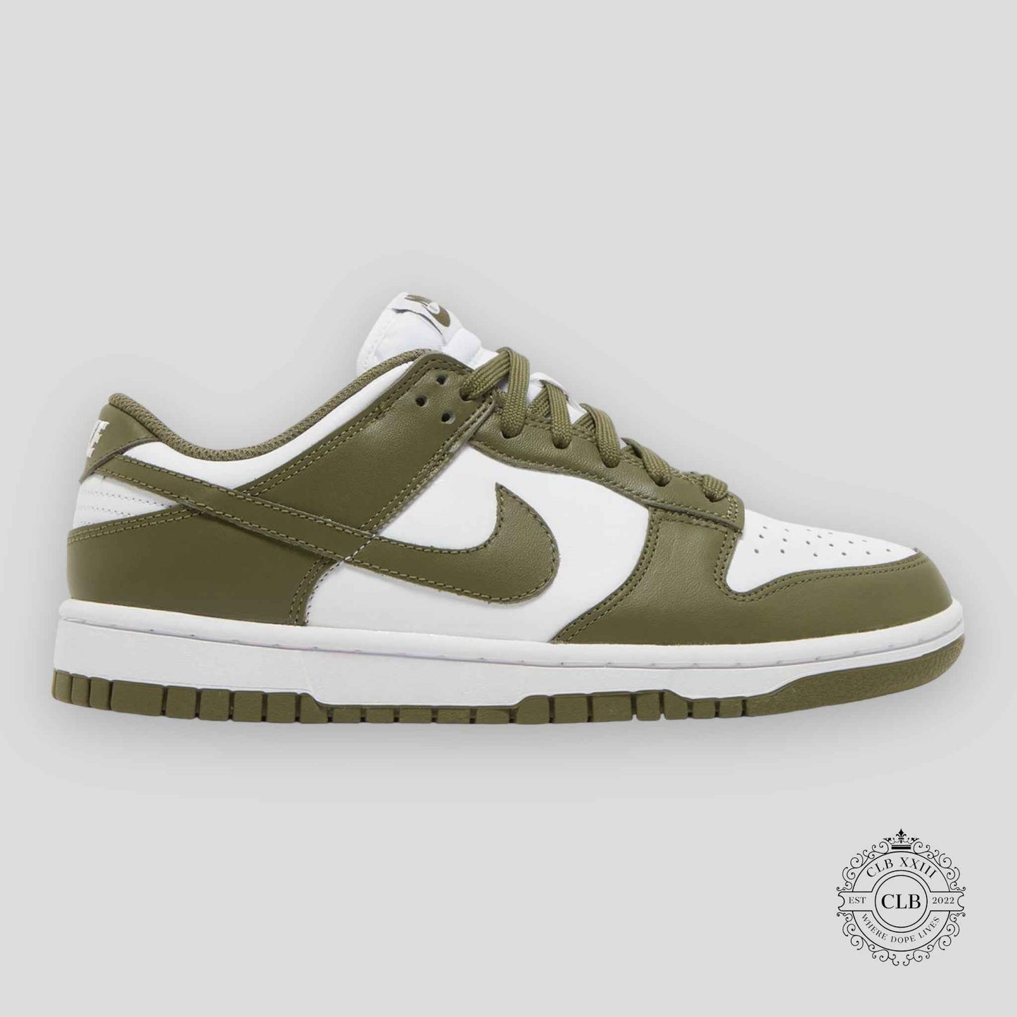 NIKE DUNK LOW (W) "Medium Olive"