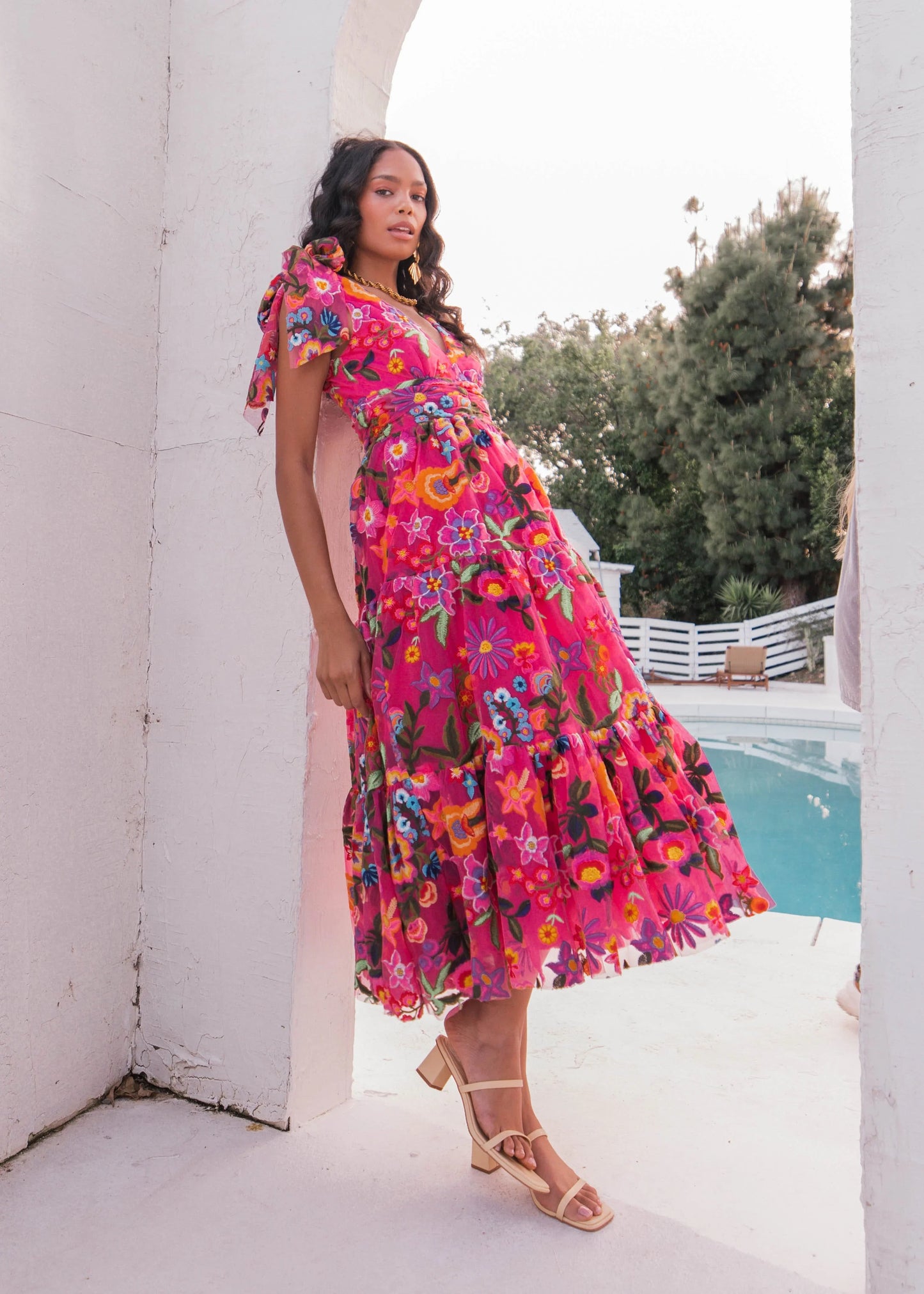 Hibiscus Sleeveless Empire Waist Midi Dress - JUSTLUXURY
